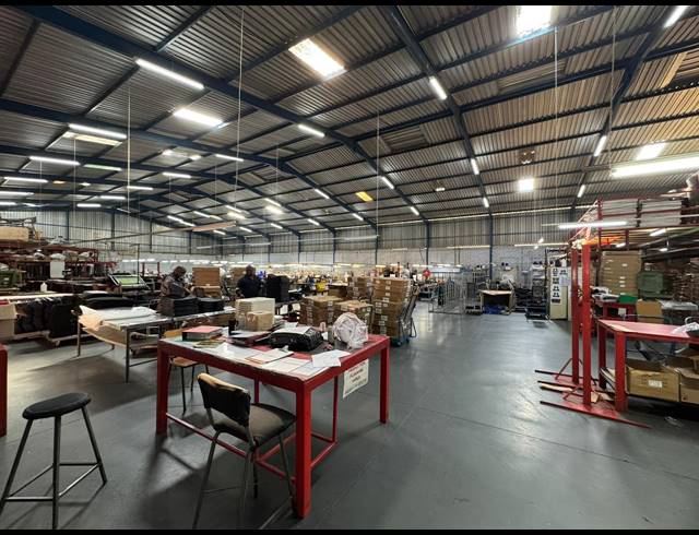 2,991M² WAREHOUSE FOR SALE IN STORMILL